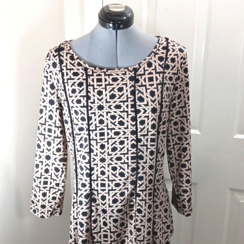 Womens Sz Large Geometric Beige/Black Top